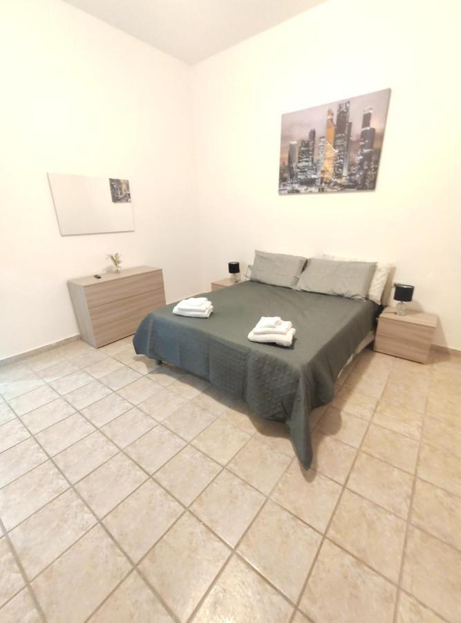 Appartamento C&Y Colombo โนวารา ภายนอก รูปภาพ