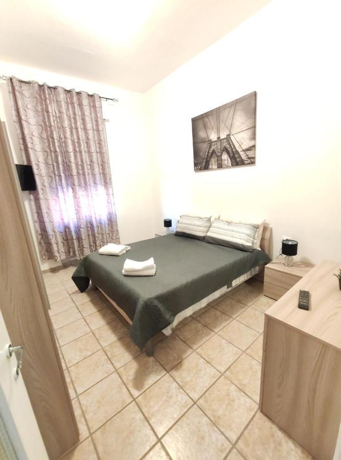 Appartamento C&Y Colombo โนวารา ภายนอก รูปภาพ