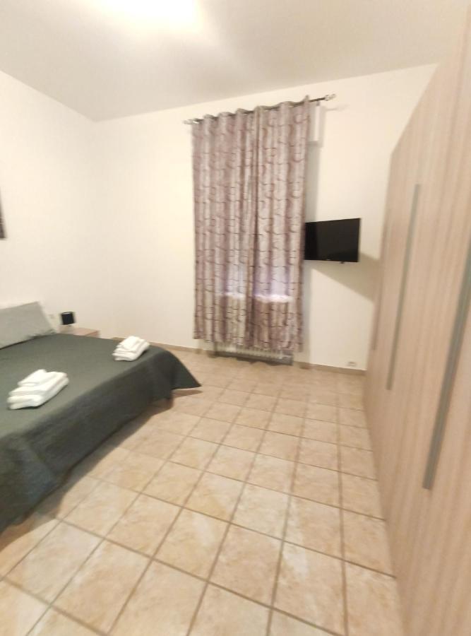 Appartamento C&Y Colombo โนวารา ภายนอก รูปภาพ